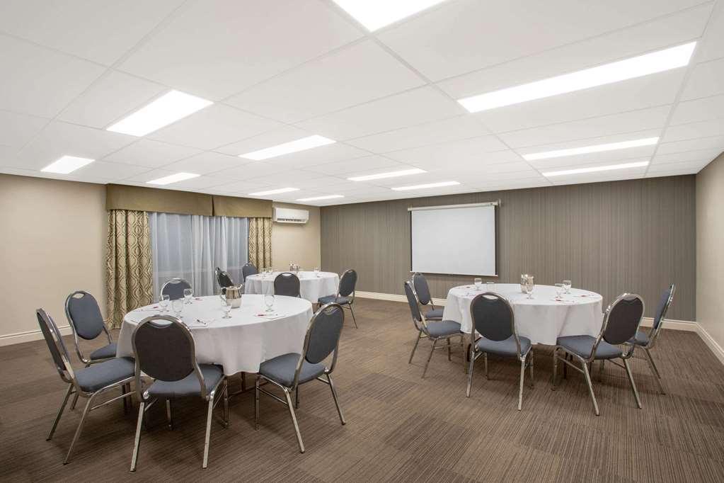 Quality Inn & Conference Centre Kingston Central Kemudahan gambar