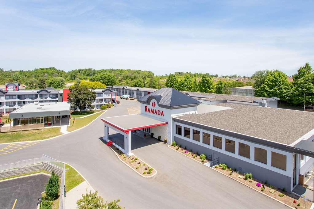 Quality Inn & Conference Centre Kingston Central Luaran gambar