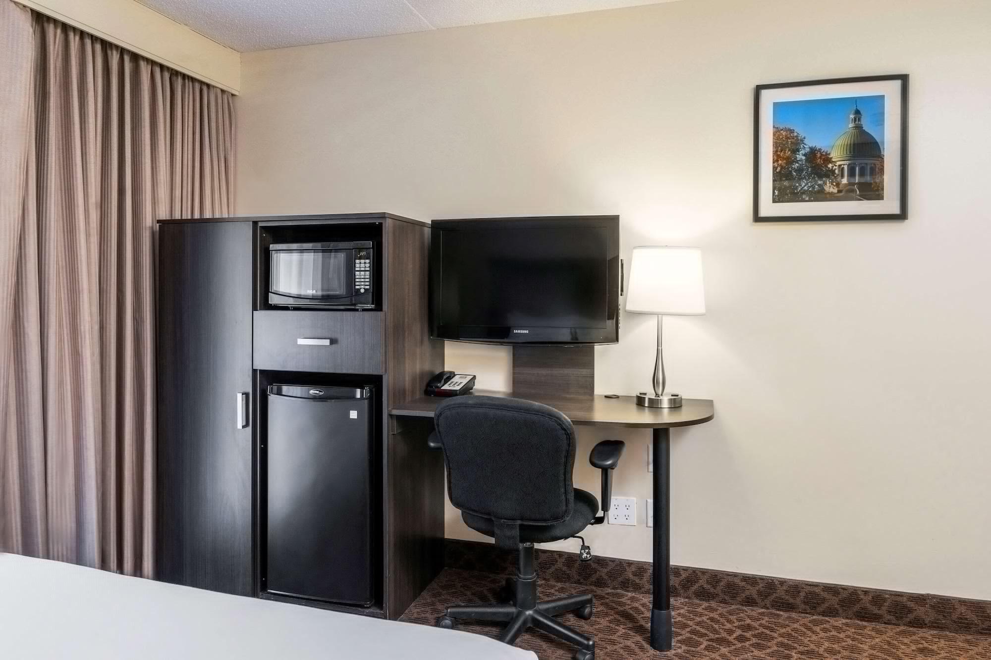 Quality Inn & Conference Centre Kingston Central Luaran gambar