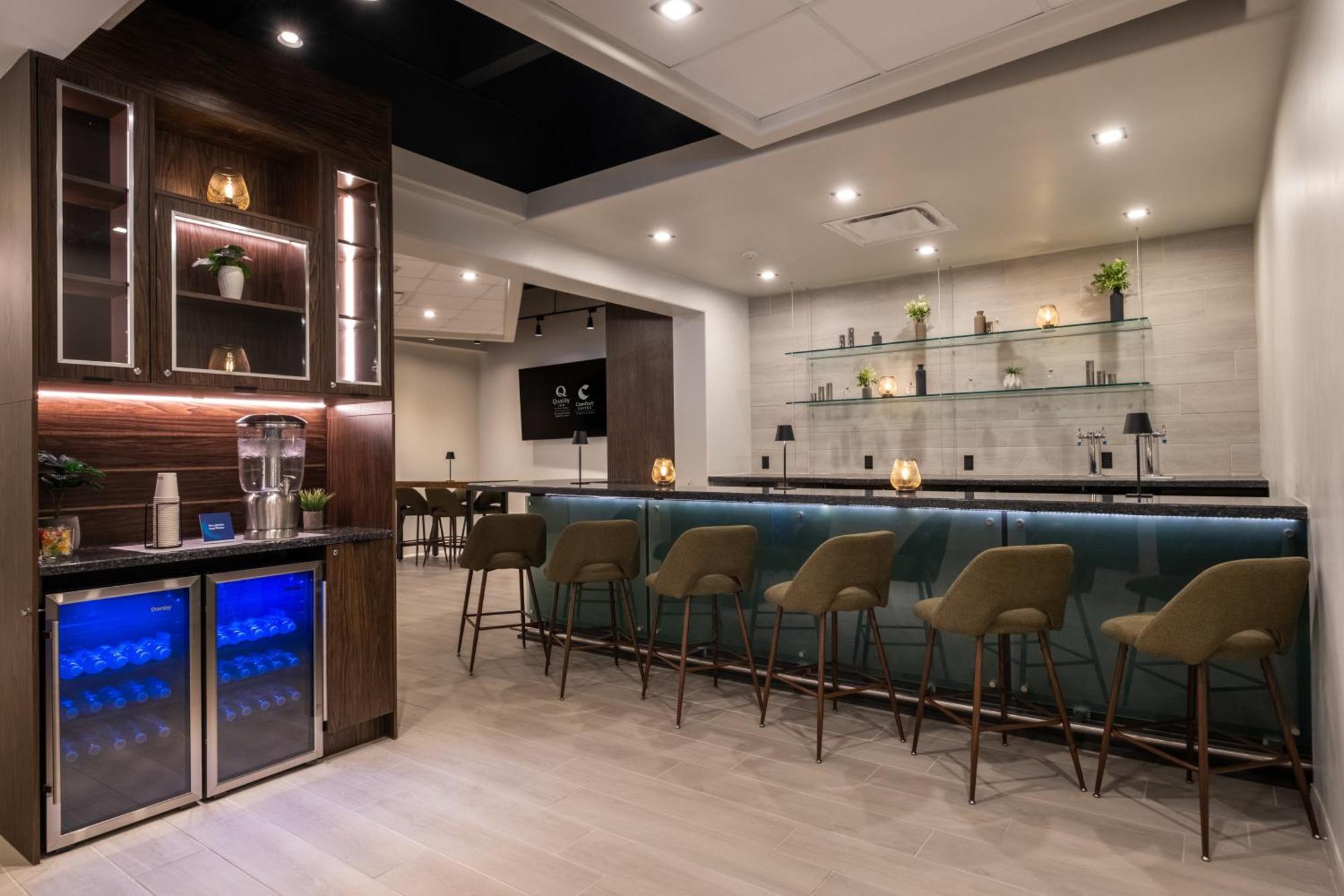 Quality Inn & Conference Centre Kingston Central Luaran gambar