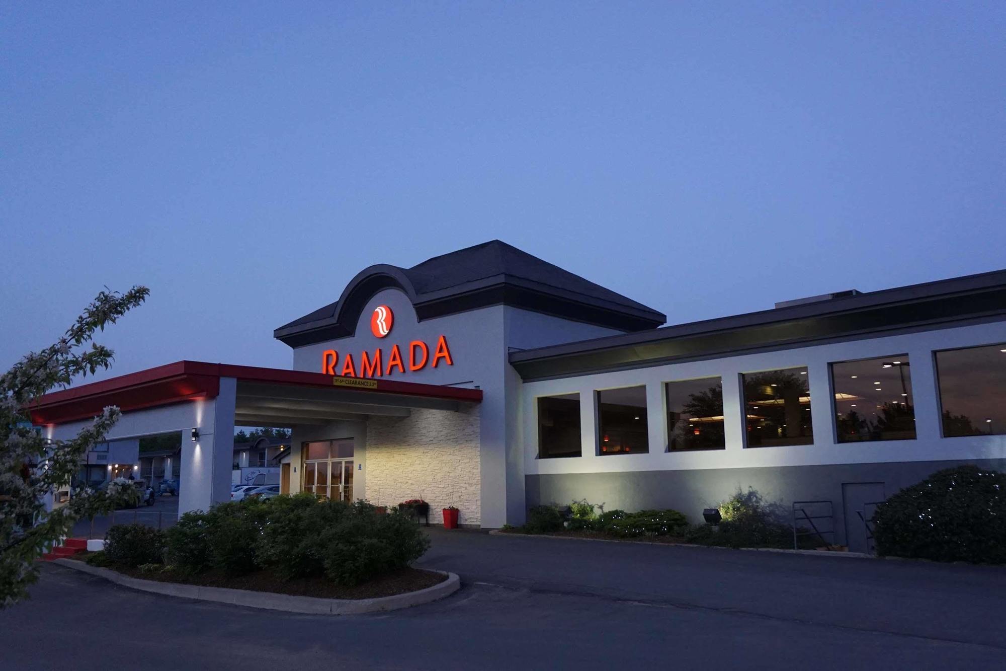 Quality Inn & Conference Centre Kingston Central Luaran gambar